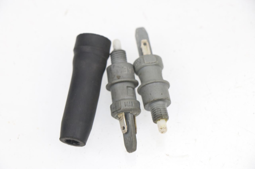 photo de INTERRUPTOR DE LUZ DE FRENO PEUGEOT LUDIX 50 (2005 - 2007) - Vista principal