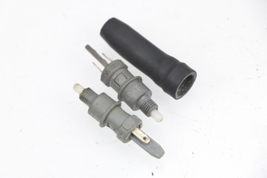 photo de INTERRUPTOR DE LUZ DE FRENO PEUGEOT LUDIX 50 (2005 - 2007) - Detalle de la pieza