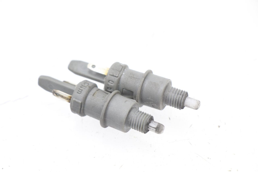 photo de INTERRUPTOR DE LUZ DE FRENO PEUGEOT LUDIX 50 (2005 - 2007) - Vista principal