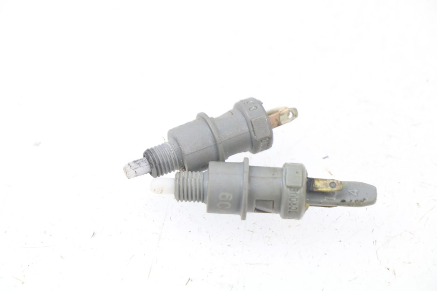 photo de INTERRUPTOR DE LUZ DE FRENO PEUGEOT LUDIX 50 (2008 - 2017) - Vista principal