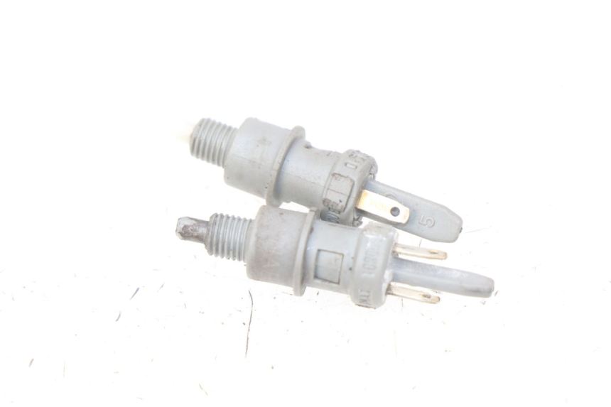 photo de INTERRUPTOR DE LUZ DE FRENO PEUGEOT LUDIX 50 (2008 - 2017) - Detalle de la pieza