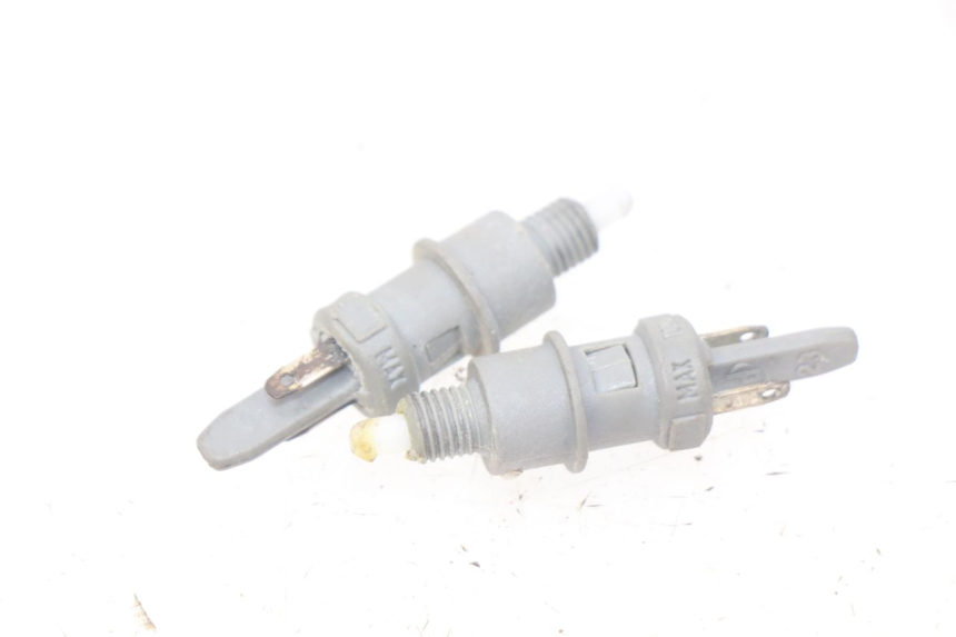 photo de INTERRUPTOR DE LUZ DE FRENO PEUGEOT LUDIX 50 (2005 - 2007) - Vista principal