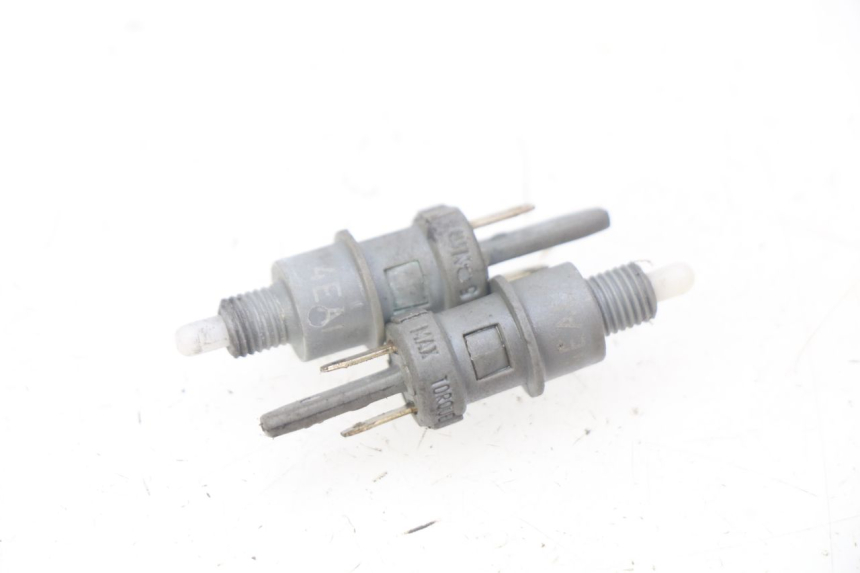 photo de INTERRUPTOR DE LUZ DE FRENO PEUGEOT LUDIX 50 (2005 - 2007) - Vista principal