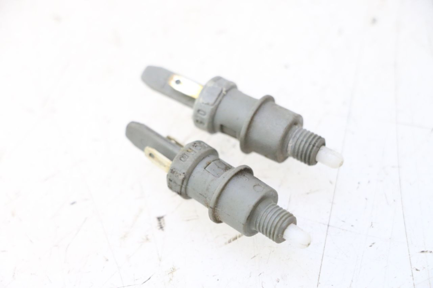 photo de LUZ FRENO INTERRUPTOR PEUGEOT LUDIX ONE 50 (2004 - 2013) - Detalle de la pieza