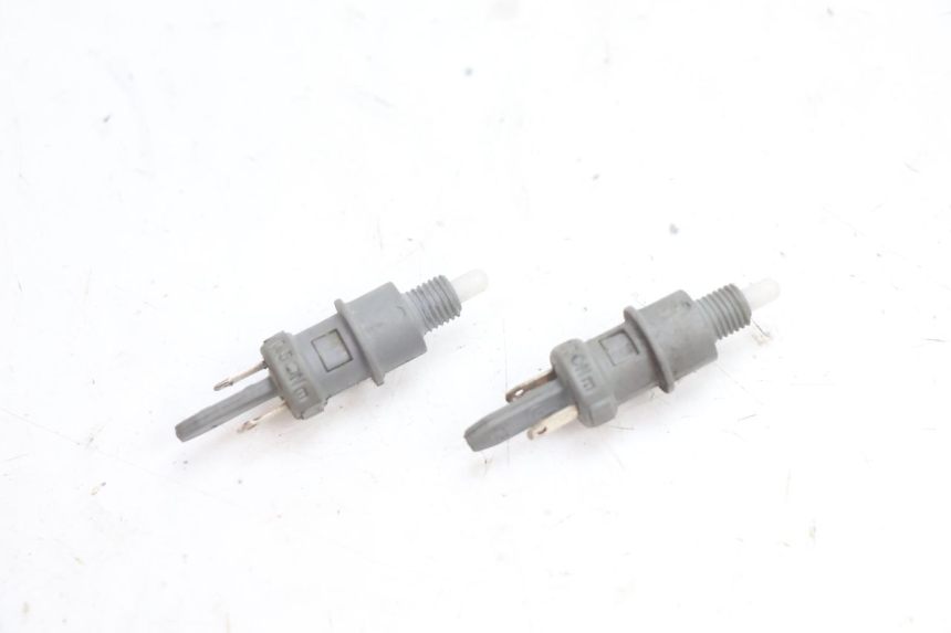 photo de LUZ FRENO INTERRUPTOR PEUGEOT LUDIX ONE 50 (2004 - 2013) - Detalle de la pieza