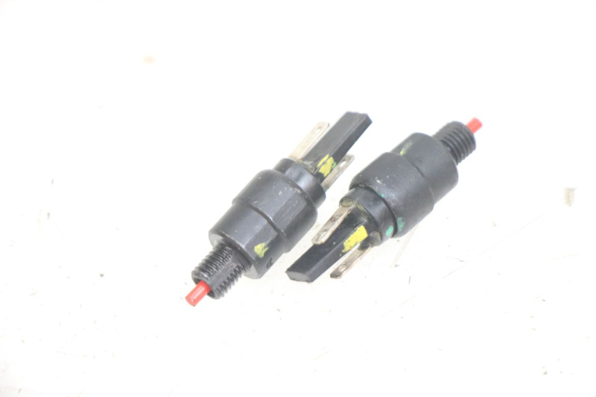 photo de INTERRUPTOR DE LUZ DE FRENO PIAGGIO MEDLEY 125 (2016 - 2023) - Detalle de la pieza