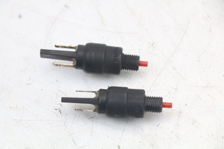 photo de LUZ FRENO INTERRUPTOR PIAGGIO MP3 HPE 350 (2018 - 2020) - Zoom estado de uso