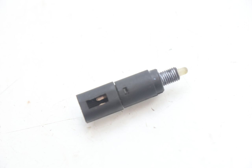 photo de LUZ FRENO INTERRUPTOR PIAGGIO MP3 HPE 530 (2022 - 2026) - Detalle de la pieza