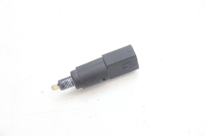 photo de LUZ FRENO INTERRUPTOR PIAGGIO MP3 HPE 530 (2022 - 2026) - Zoom estado de uso