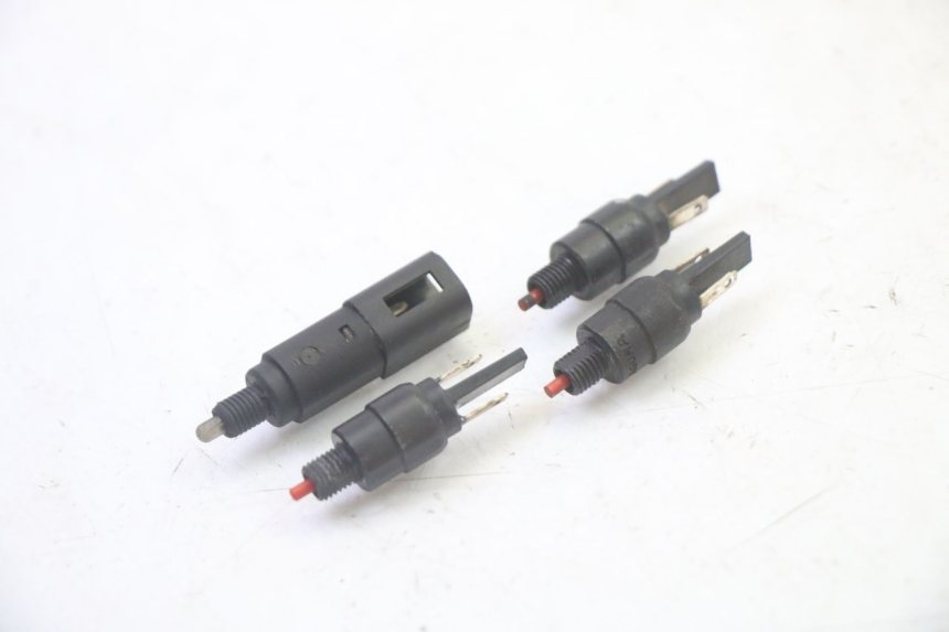 photo de LUZ FRENO INTERRUPTOR PIAGGIO MP3 LT 300 (2010 - 2016) - Detalle de la pieza