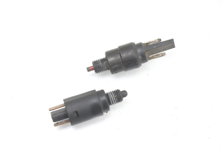 photo de LUZ FRENO INTERRUPTOR PIAGGIO MP3 500 (2011 - 2015) - Vista principal