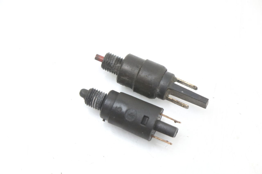 photo de LUZ FRENO INTERRUPTOR PIAGGIO MP3 500 (2011 - 2015) - Detalle de la pieza