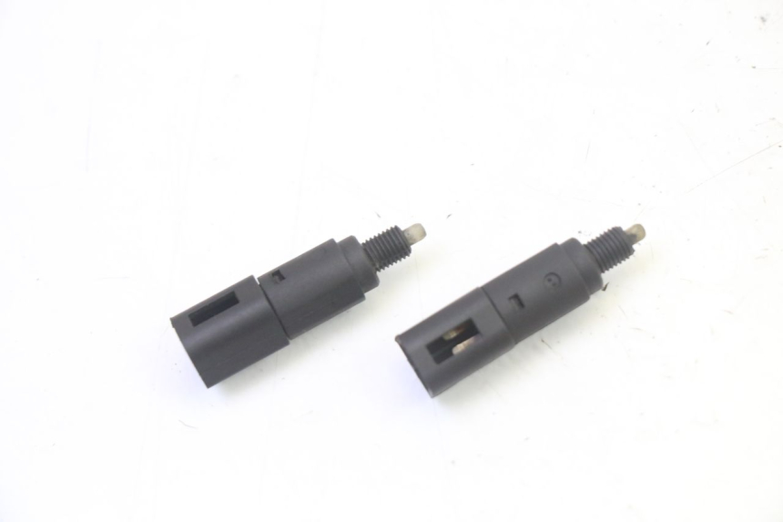 photo de INTERRUPTOR DE LUZ DE FRENO PIAGGIO MP3 125 (2006 - 2014) - Detalle de la pieza