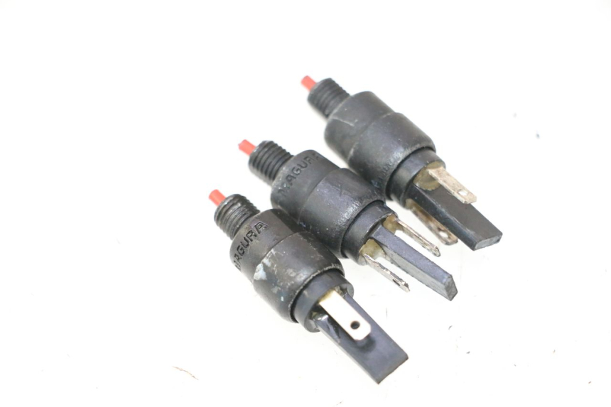 photo de LUZ FRENO INTERRUPTOR PIAGGIO MP3 500 (2016 - 2018) - Detalle de la pieza