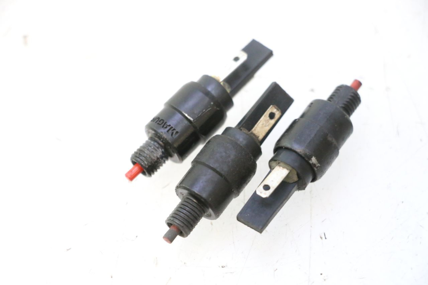 photo de LUZ FRENO INTERRUPTOR PIAGGIO MP3 500 (2011 - 2015) - Vista principal