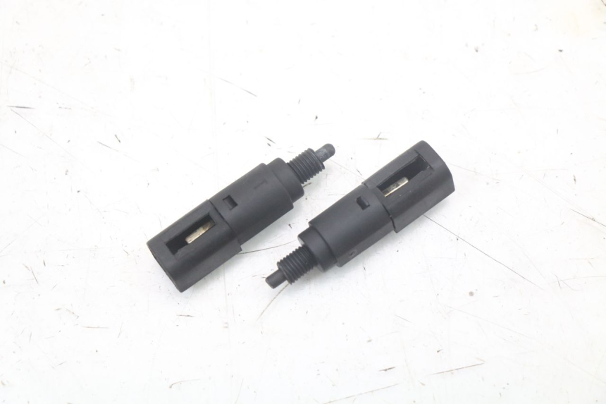 photo de LUZ FRENO INTERRUPTOR PIAGGIO NEW TYPHOON 50 (2010 - 2017) - Vista principal