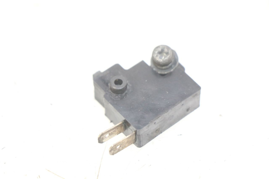 photo de INTERRUPTOR DE LUZ DE FRENO HONDA NHX LEAD 110 (2008 - 2010) - Primer plano técnico