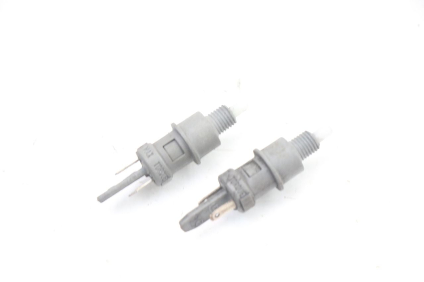 photo de INTERRUPTOR DE LUZ DE FRENO PEUGEOT CITYSTAR 125 (2011 - 2017) - Detalle de la pieza