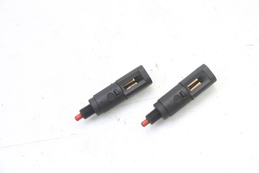 photo de LUZ FRENO INTERRUPTOR GILERA RUNNER SL 50 (2006 - 2009) - Vista principal