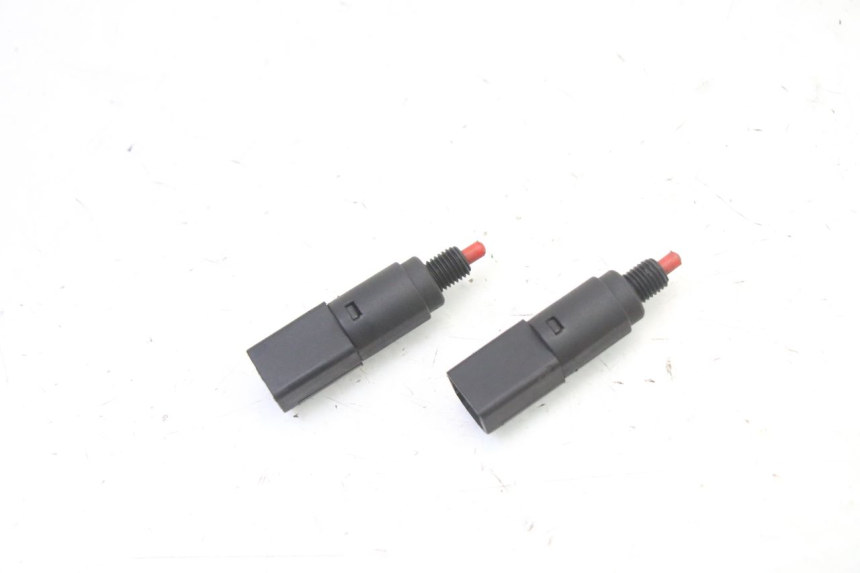 photo de LUZ FRENO INTERRUPTOR GILERA RUNNER SL 50 (2006 - 2009) - Zoom estado de uso