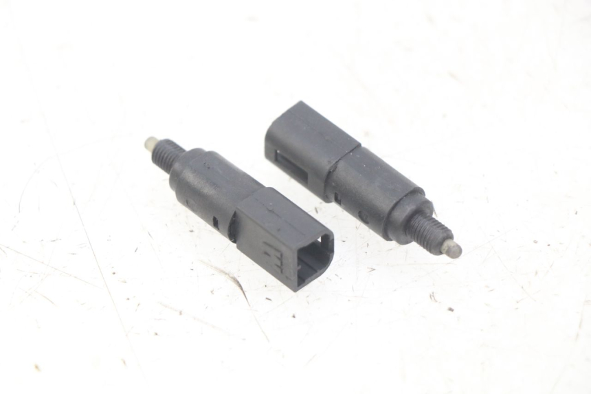 photo de LUZ FRENO INTERRUPTOR GILERA RUNNER SP 50 (2009 - 2017) - Vista principal