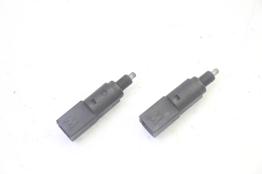 photo de LUZ FRENO INTERRUPTOR GILERA RUNNER SP 50 (2009 - 2017) - Zoom estado de uso