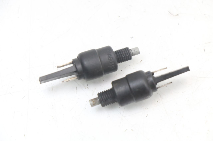 photo de LUZ FRENO INTERRUPTOR APRILIA SCARABEO GT 125 (1999 - 2007) - Vista principal