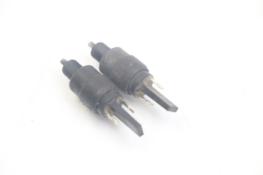 photo de LUZ FRENO INTERRUPTOR APRILIA SCARABEO 100 (2003 - 2012) - Zoom estado de uso