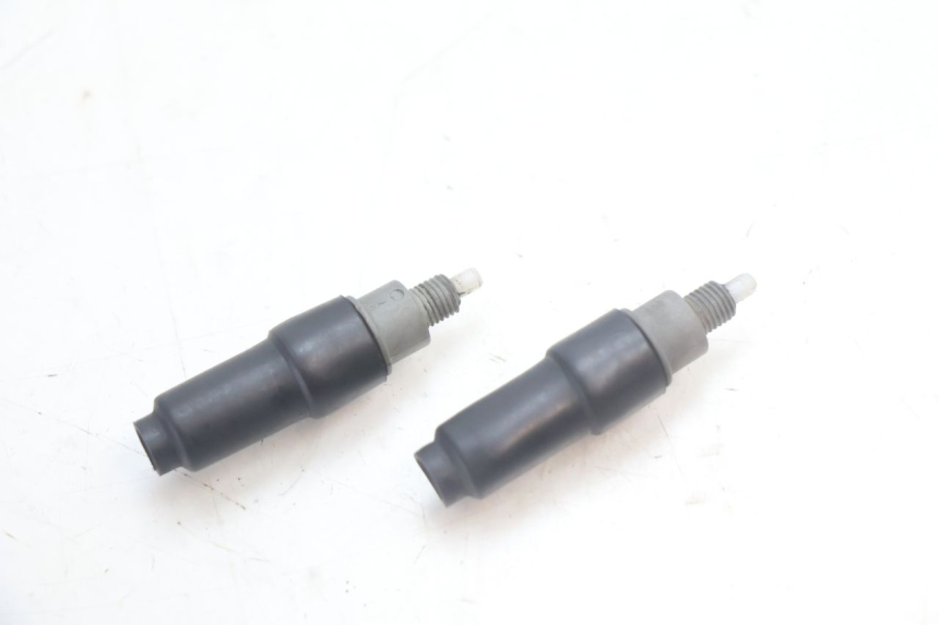 photo de LUZ FRENO INTERRUPTOR YAMAHA SLIDER 50 (1999 - 2004) - Detalle de la pieza