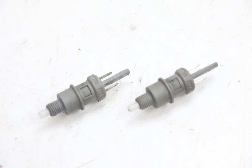 photo de LUZ FRENO INTERRUPTOR PEUGEOT SPEEDFIGHT 2 AC 50 (2000 - 2009) - Vista principal