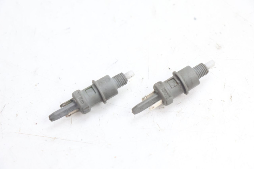 photo de LUZ FRENO INTERRUPTOR PEUGEOT SPEEDFIGHT 2 AC 50 (2000 - 2009) - Detalle de la pieza
