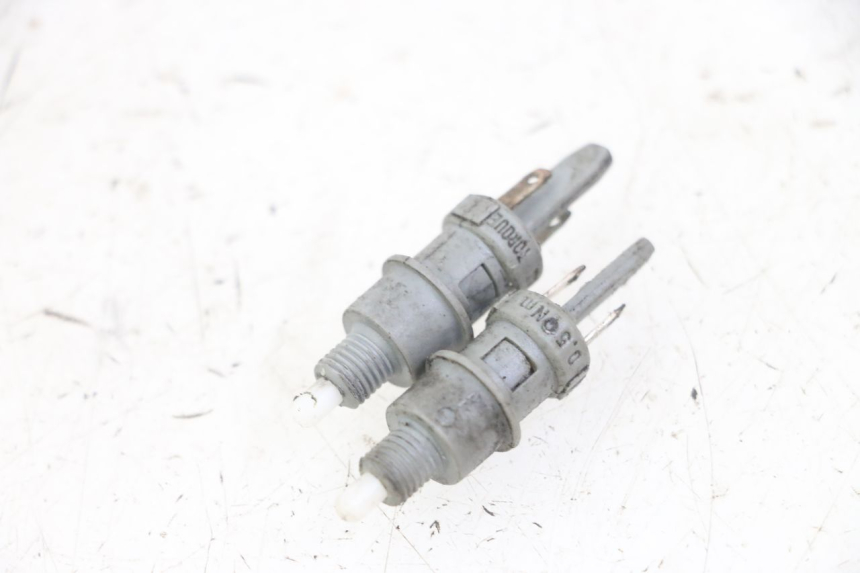 photo de LUZ FRENO INTERRUPTOR PEUGEOT SPEEDFIGHT 2 LC 50 (2000 - 2009) - Vista principal