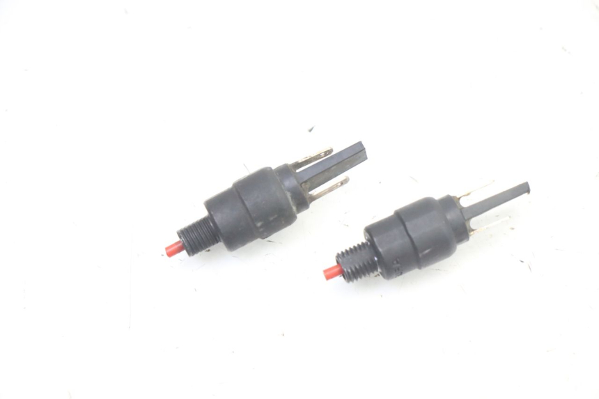 photo de LUZ FRENO INTERRUPTOR APRILIA SR 2T 50 (2018 - 2022) - Vista principal