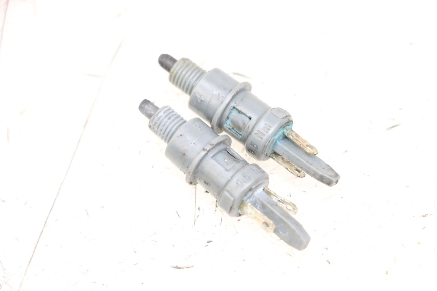 photo de LUZ FRENO INTERRUPTOR APRILIA SR MOTARD 50 (2012 - 2018) - Detalle de la pieza