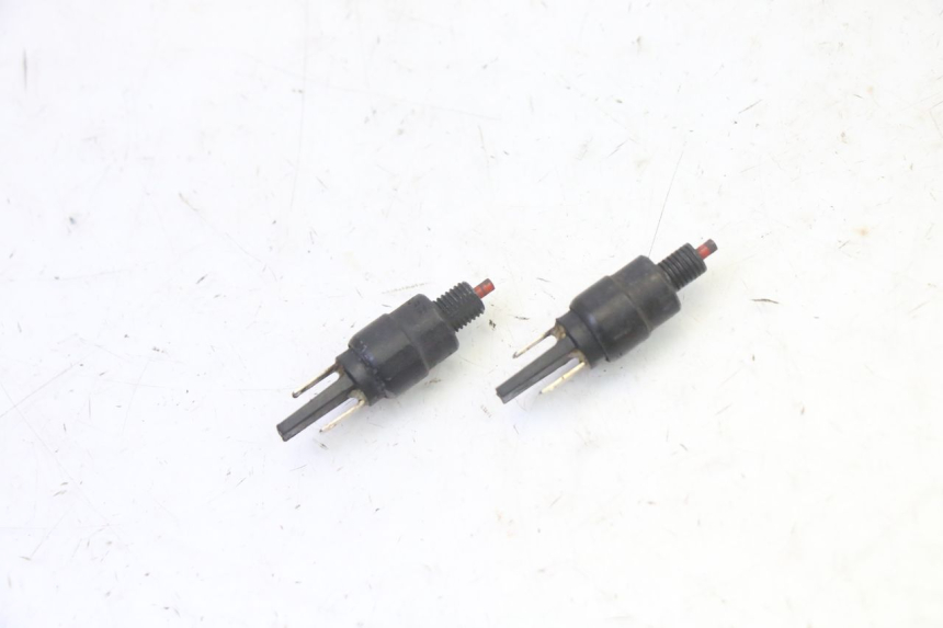 photo de LUZ FRENO INTERRUPTOR APRILIA SR R 2T LC 50 (2018 - 2021) - Detalle de la pieza