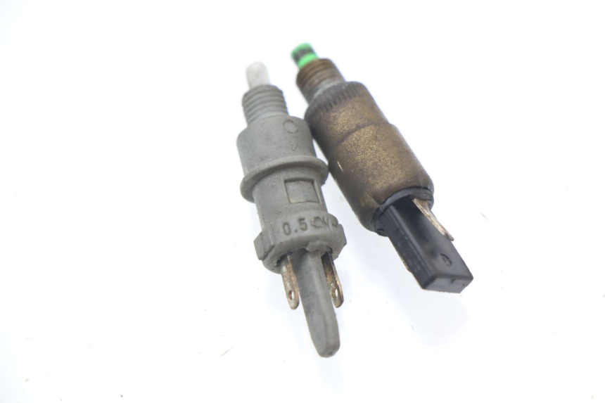 photo de LUZ FRENO INTERRUPTOR GILERA STALKER 50 (1997 - 2005) - Detalle de la pieza