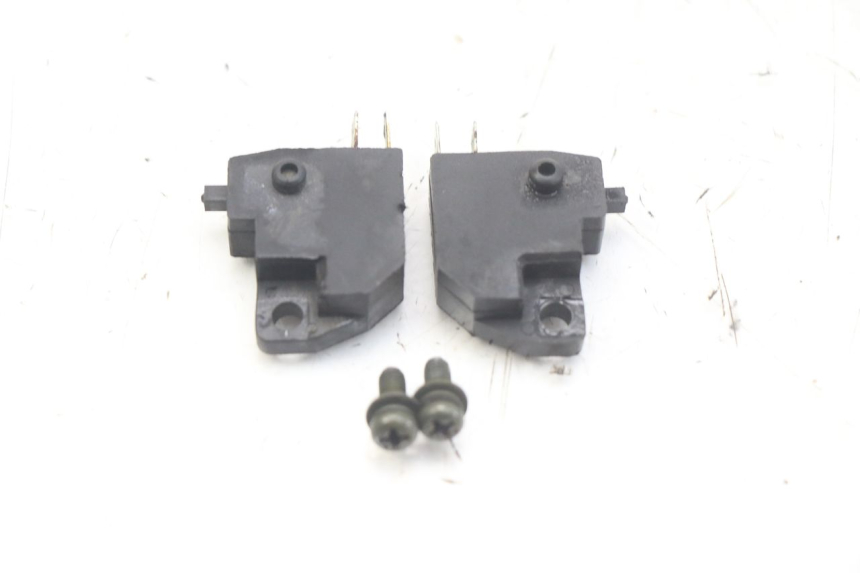 photo de LUZ FRENO INTERRUPTOR RAZZO STEED 125 (2012 - 2018) - Detalle de la pieza