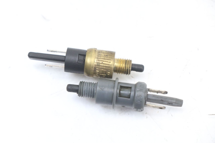 photo de LUZ FRENO INTERRUPTOR PEUGEOT STREETZONE I 2T 50 (2018 - 2020) - Vista principal