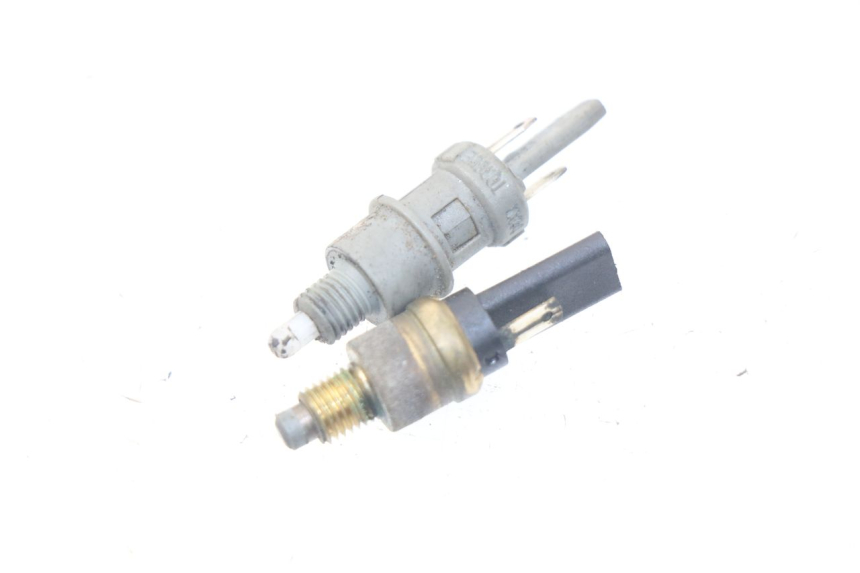 photo de LUZ FRENO INTERRUPTOR PEUGEOT SV 80 (1993 - 1997) - Detalle de la pieza