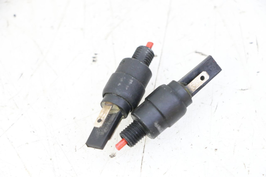 photo de INTERRUPTOR DE LUZ DE FRENO APRILIA SXR 50 (2021 - 2023) - Detalle de la pieza