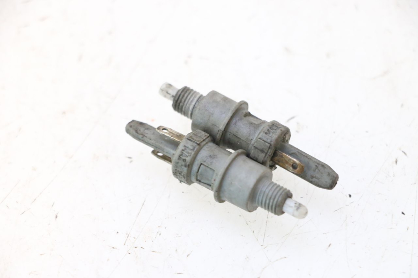 photo de LUZ FRENO INTERRUPTOR PEUGEOT TREKKER TKR 50 (2005 - 2014) - Detalle de la pieza
