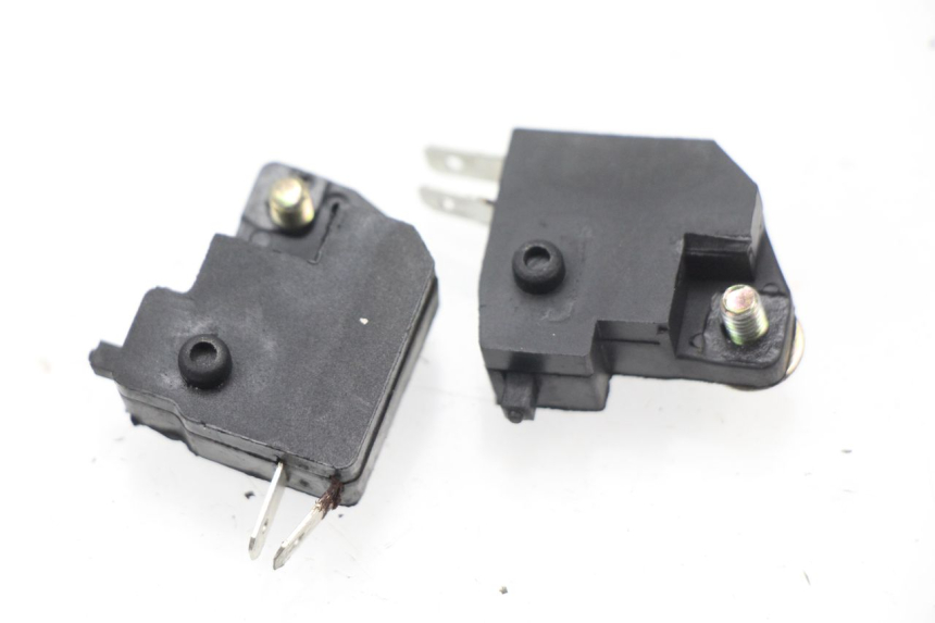 photo de LUZ FRENO INTERRUPTOR REVATTO URBA GT 125 (2007 - 2017) - Detalle de la pieza