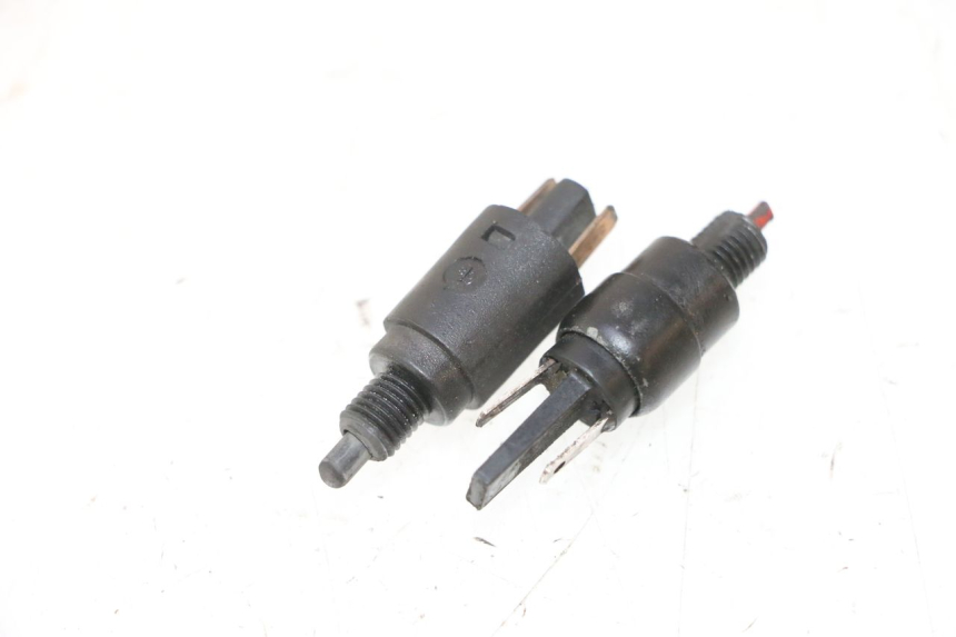photo de LUZ FRENO INTERRUPTOR PIAGGIO VESPA LX 2T 50 (2005 - 2013) - Vista principal