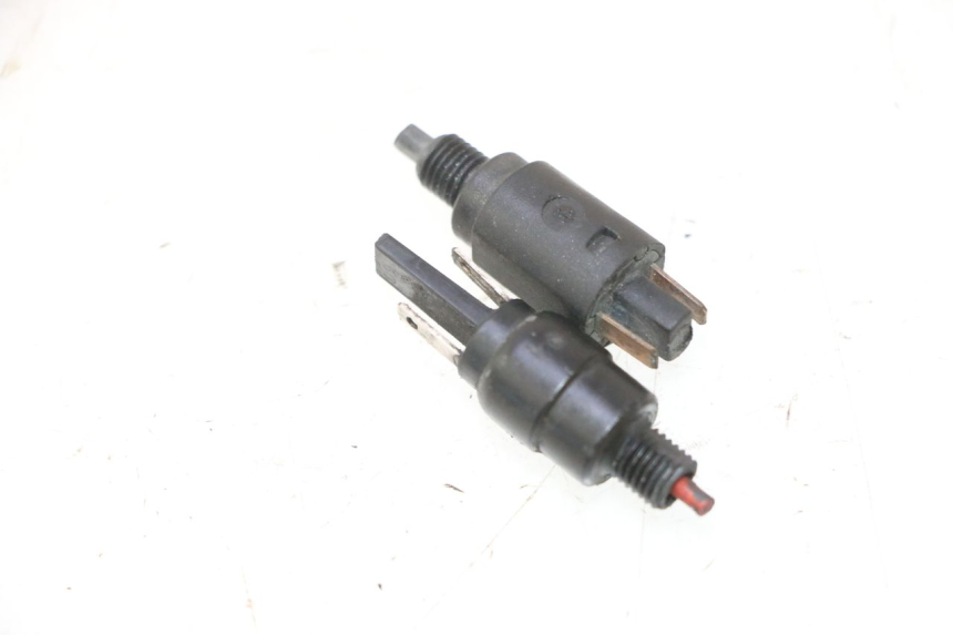 photo de LUZ FRENO INTERRUPTOR PIAGGIO VESPA LX 2T 50 (2005 - 2013) - Detalle de la pieza