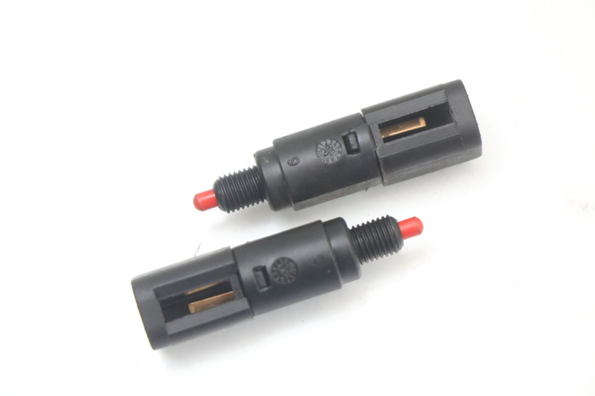 photo de LUZ FRENO INTERRUPTOR PIAGGIO VESPA LX 125 (2005 - 2010) - Vista principal