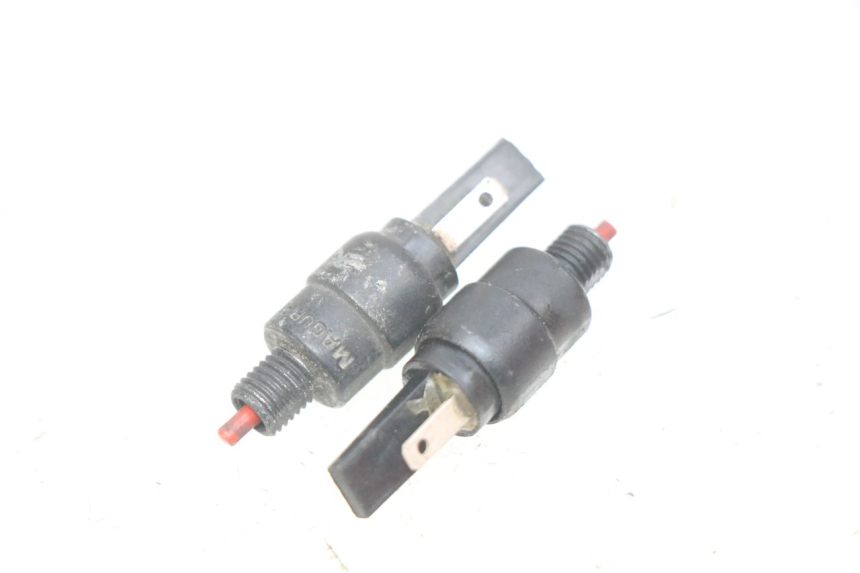 photo de INTERRUPTOR DE LUZ DE FRENO PIAGGIO VESPA PRIMAVERA 2T 50 (2013 - 2018) - Vista principal
