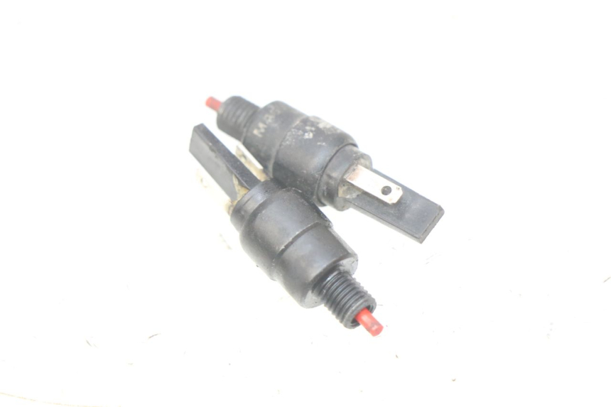 photo de INTERRUPTOR DE LUZ DE FRENO PIAGGIO VESPA PRIMAVERA 2T 50 (2013 - 2018) - Detalle de la pieza