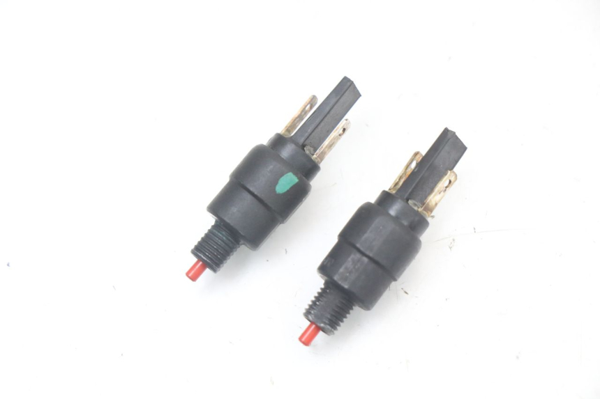 photo de LUZ FRENO INTERRUPTOR PIAGGIO VESPA PRIMAVERA 4T 50 (2021 - 2024) - Vista principal