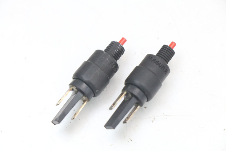 photo de LUZ FRENO INTERRUPTOR PIAGGIO VESPA PRIMAVERA 4T 50 (2021 - 2024) - Detalle de la pieza