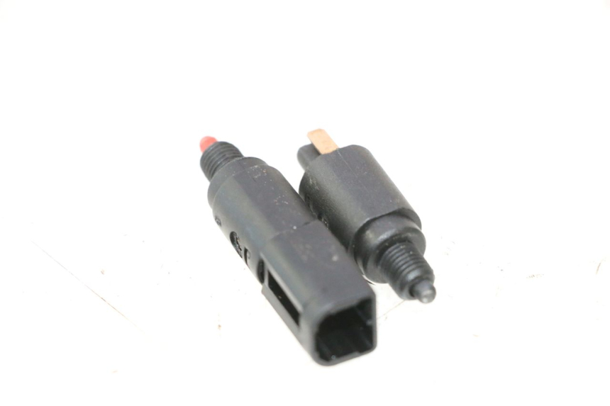 photo de INTERRUPTOR DE LUZ DE FRENO PIAGGIO VESPA S 2T 50 (2007 - 2014) - Detalle de la pieza